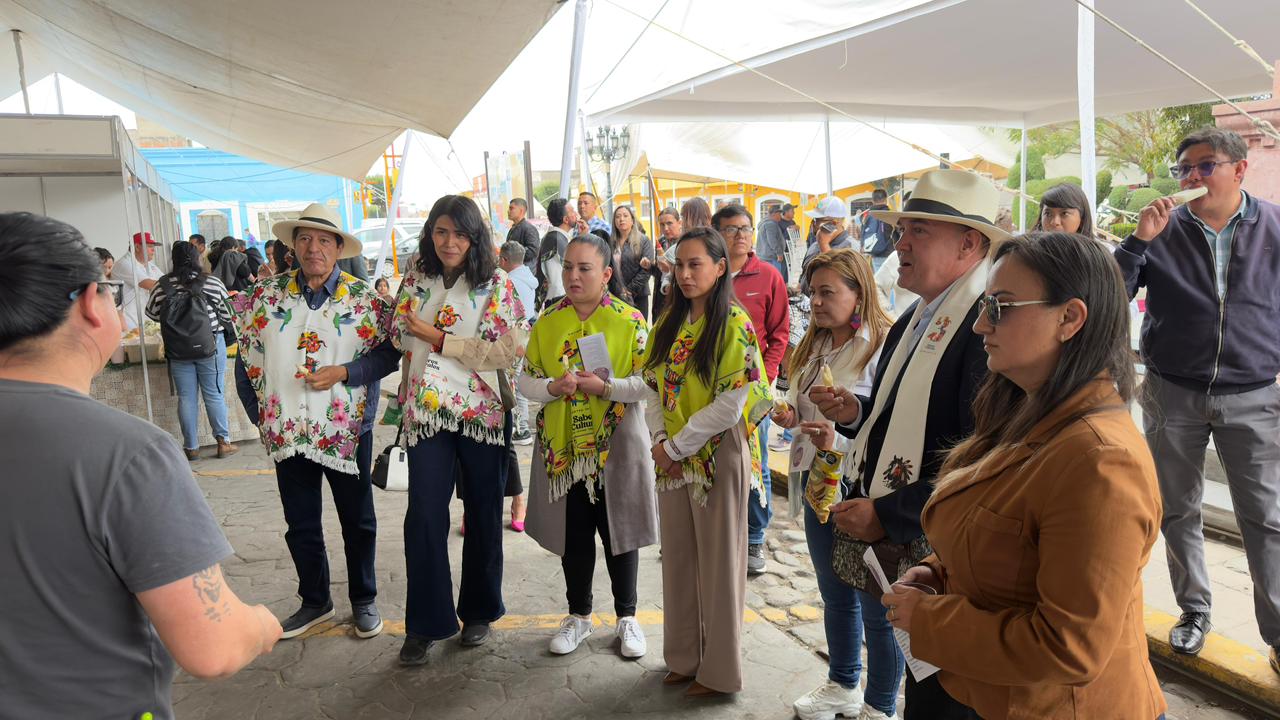 Huamantla recibe estafeta rumbo a 2027 en Encuentro Internacional de Saberes Culturales